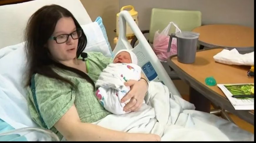 FedEx worker Amethyst Blumberg  gives birth at work with no idea she was pregnant