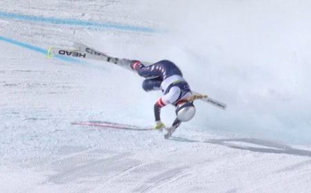 Lindsey Vonn crashes in Olympic downhill, taken away by helicopter as US teammate Johnson wins gold