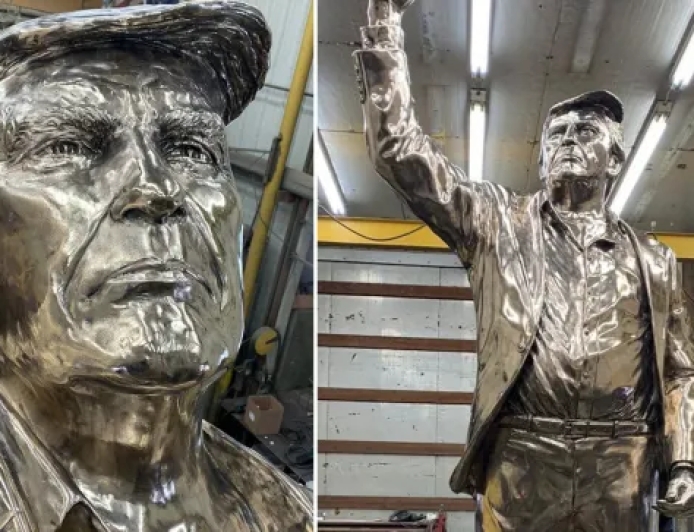 Who's behind the 15ft gold statue of Donald Trump called 'Don Colossus'?